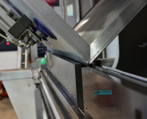 Pliage de tôle : une étape clé de la tôlerie industrielle